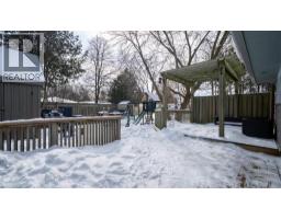 10 ROSSFORD Crescent - 33