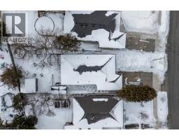 10 ROSSFORD Crescent - 42