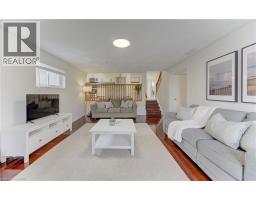 198 THE COUNTRY Way - 17