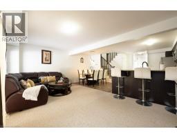 8 RENFREW Street - 17