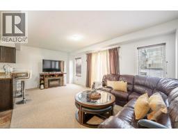 8 RENFREW Street - 19