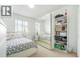 8 RENFREW Street - 23