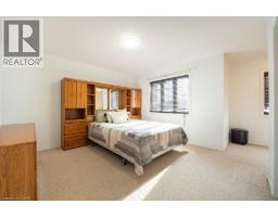 8 RENFREW Street - 28