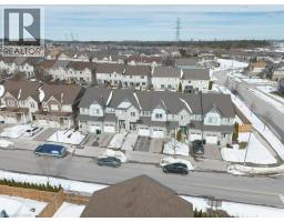 8 RENFREW Street - 34