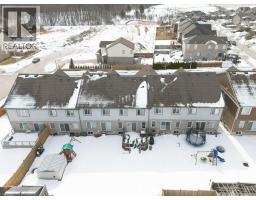 8 RENFREW Street - 36