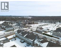 8 RENFREW Street - 40