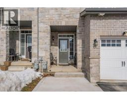 8 RENFREW Street - 5