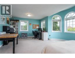 11 APPLE RIDGE Drive - 32