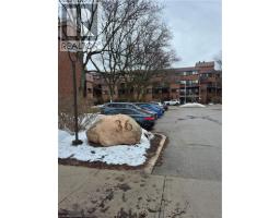 36 HAYHURST Road UnitNo. 334 - 1