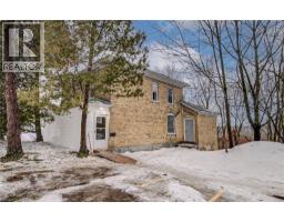 115 COURTNEY Street - 3