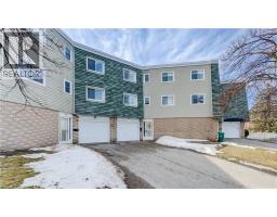 60 ELMSDALE Drive UnitNo. 11 - 1