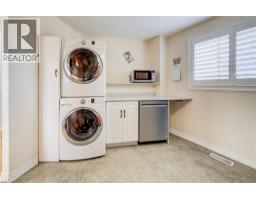 60 ELMSDALE Drive UnitNo. 11 - 19