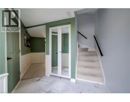 60 ELMSDALE Drive UnitNo. 11 - 4