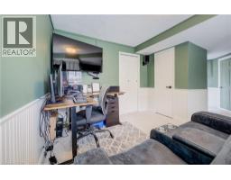 60 ELMSDALE Drive UnitNo. 11 - 8