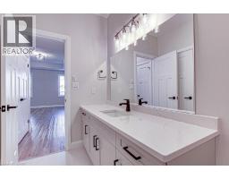 381 ARGYLE Avenue - 22