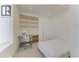 67 LOUISA Street - 26