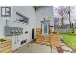 67 LOUISA Street - 30