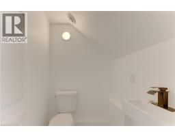 67 LOUISA Street - 32