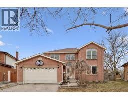 14 ROBERTSON Crescent - 1