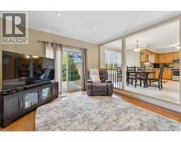 14 ROBERTSON Crescent - 16