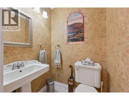 14 ROBERTSON Crescent - 17