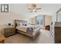 14 ROBERTSON Crescent - 19