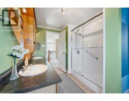 14 ROBERTSON Crescent - 26