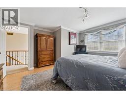 14 ROBERTSON Crescent - 28