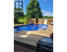 14 ROBERTSON Crescent - 41