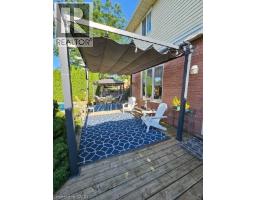 14 ROBERTSON Crescent - 42