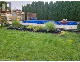 14 ROBERTSON Crescent - 44