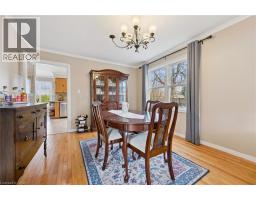 14 ROBERTSON Crescent - 9