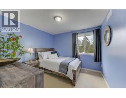 40 CRAWFORD Crescent - 32