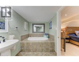 40 CRAWFORD Crescent - 37