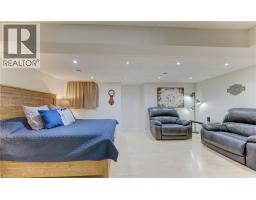 40 CRAWFORD Crescent - 38