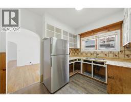 203 BROCK Street - 11