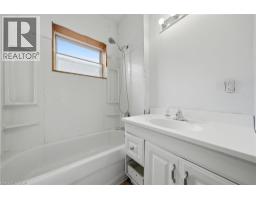 203 BROCK Street - 16