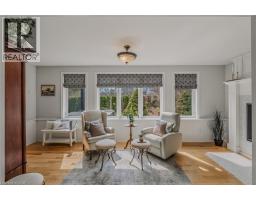 208 VICTORIA Street - 11