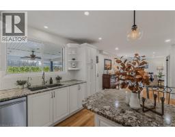 208 VICTORIA Street - 17