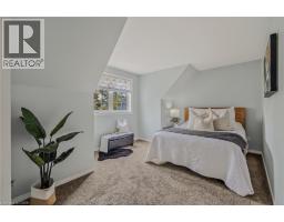 208 VICTORIA Street - 25