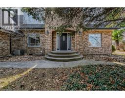 208 VICTORIA Street - 3