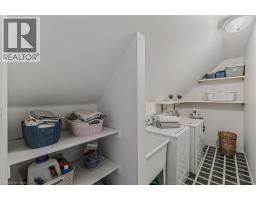 208 VICTORIA Street - 32