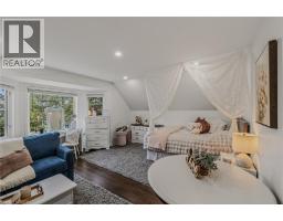 208 VICTORIA Street - 34