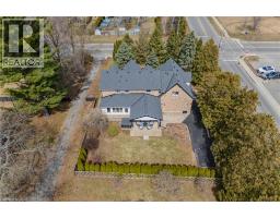 208 VICTORIA Street - 40