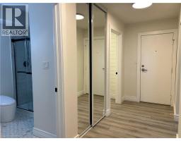 60 DONLY Drive S UnitNo. 109 - 18