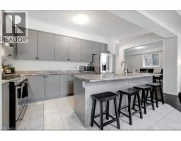 19 MALCOLM Crescent - 13