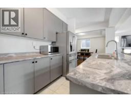 19 MALCOLM Crescent - 14