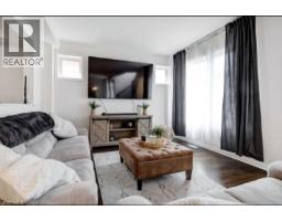 19 MALCOLM Crescent - 15