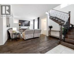 19 MALCOLM Crescent - 16