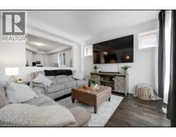 19 MALCOLM Crescent - 17